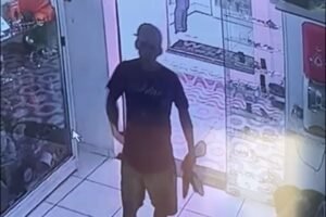 video:-pm-prende-em-flagrante-autor-de-furtos-no-centro-de-st-nesta-5a
