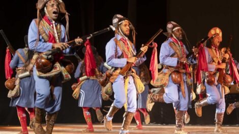 grupo-de-xaxado-cabras-de-lampiao-invadem-patio-da-feira-livre-de-serra-talhada