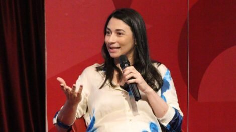 medica-fala-na-tv-farol-sobre-prevencao-e-fatores-de-risco-do-cancer-de-mama