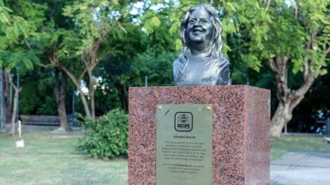gravida-e-torturada-ate-a-morte-em-1973,-soledad-barret-ganha-estatua-no-recife