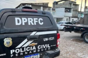 viatura-da-policia-civil-e-apedrejada-em-flores,-e-suspeito-e-preso-em-flagrante