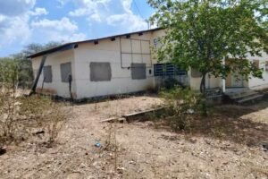 ladroes-arrombam-associacao-dos-apicultores-de-carnaiba-e-levam-maquinarios