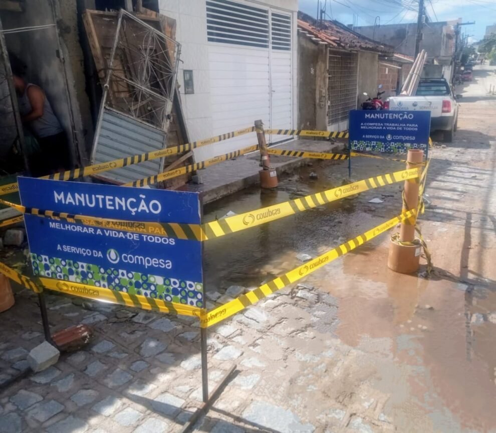 compesa-adota-providencias-para-conserto-de-vazamento-no-bairro-sao-joao-da-escocia,-em-caruaru