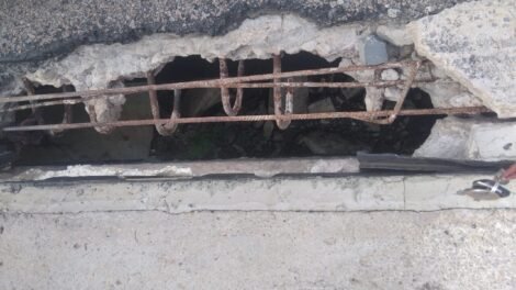 buraco-em-ponte-na-pe-390,-em-st,-coloca-vidas-em-risco,-diz-leitor