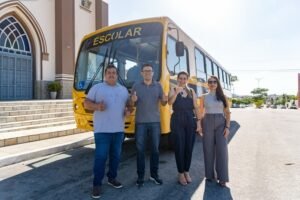 itapetim-recebe-novo-onibus-escolar