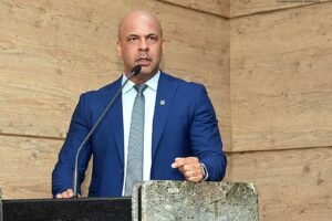 anderson-correia-apresenta-anteprojeto-de-lei-para-criacao-da-farmacia-pet-solidaria