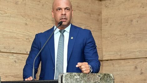 anderson-correia-apresenta-anteprojeto-de-lei-para-criacao-da-farmacia-pet-solidaria