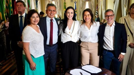 marcia-assina-ordem-de-servico-para-construcao-de-duas-novas-creches-em-serra-talhada