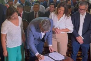 diogenes-patriota-celebra-conquista-de-nova-creche-para-tuparetama