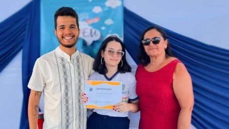 professor-e-aluna-de-iguaracy-representarao-pernambuco-no-parlamento-juvenil-do-mercosul