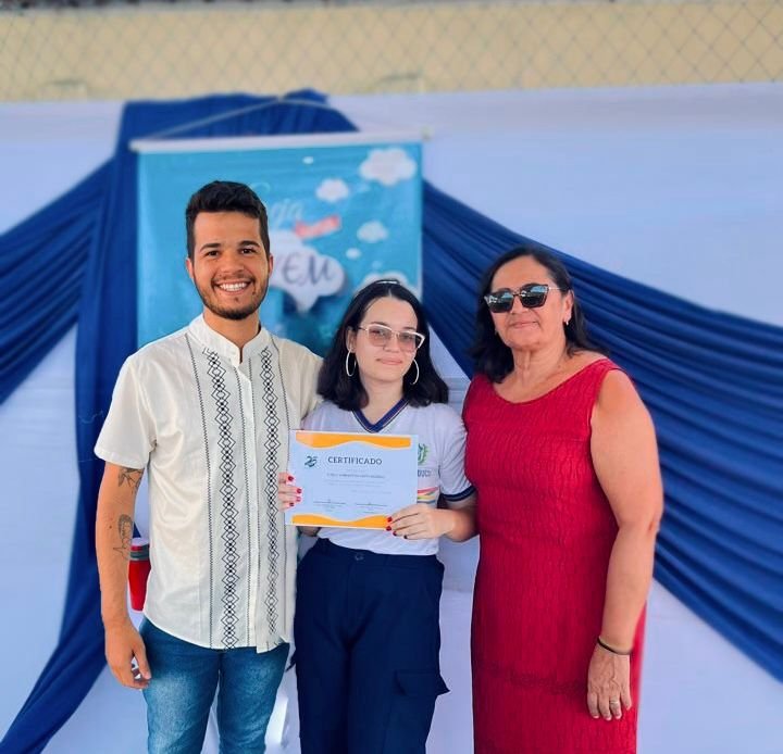 professor-e-aluna-de-iguaracy-representarao-pernambuco-no-parlamento-juvenil-do-mercosul