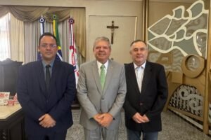 zeca-cavalcanti-discute-regularizacao-imobiliaria-com-presidente-do-tjpe