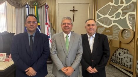 zeca-cavalcanti-discute-regularizacao-imobiliaria-com-presidente-do-tjpe