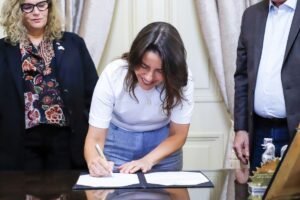 raquel-lyra-assina-contrato-de-gestao-para-o-hospital-da-mulher-do-agreste,-em-caruaru