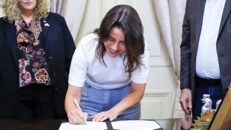 raquel-lyra-assina-contrato-de-gestao-para-o-hospital-da-mulher-do-agreste,-em-caruaru