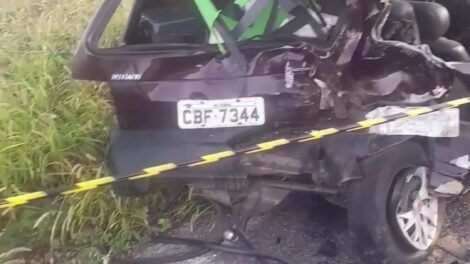 tragedia:-familia-de-riacho-do-meio-sofre-acidente-fatal-na-pe-320,-em-sao-jose-do-egito
