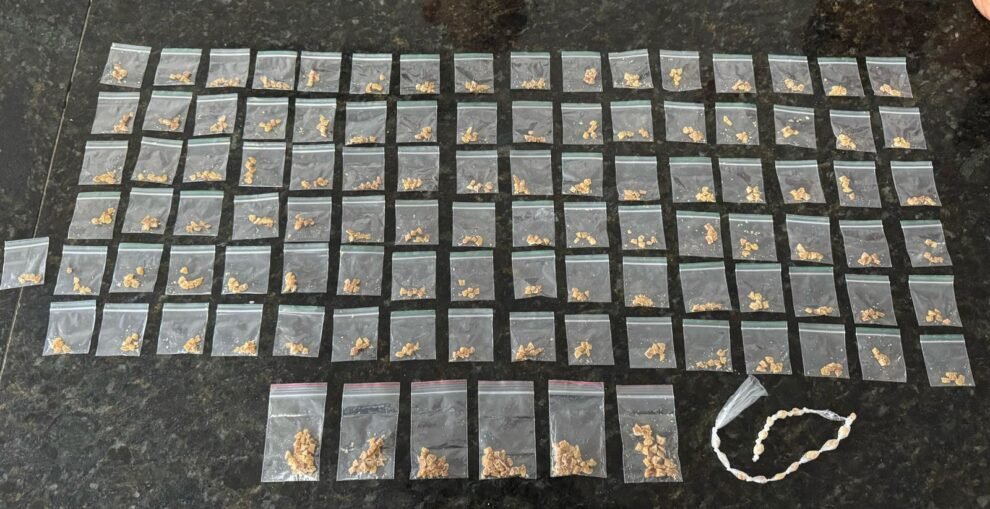 pm-apreende-mais-de-600-pedras-de-crack-em-caruaru