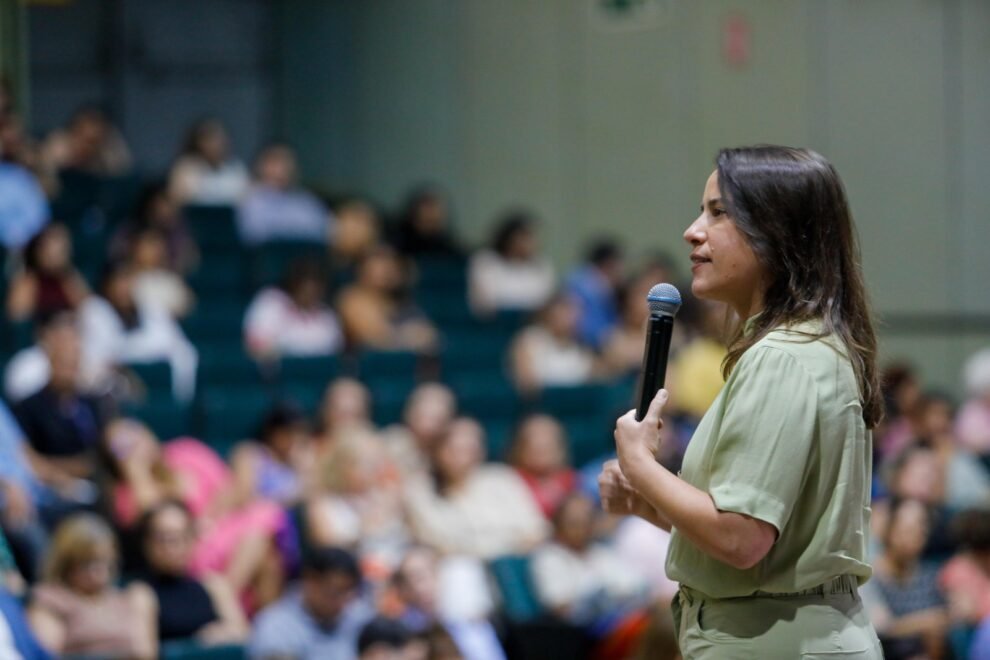 em-olinda,-governadora-raquel-lyra-recepciona-novos-residentes-do-sus-que-vao-atuar-em-pernambuco