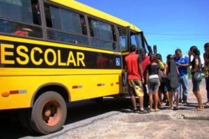 mais-de-11-estudantes-da-rede-estadual-tambem-estao-sem-onibus-em-st