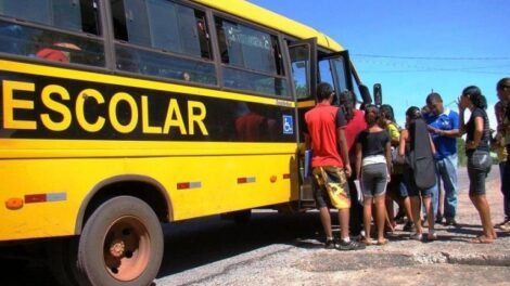 mais-de-11-estudantes-da-rede-estadual-tambem-estao-sem-onibus-em-st
