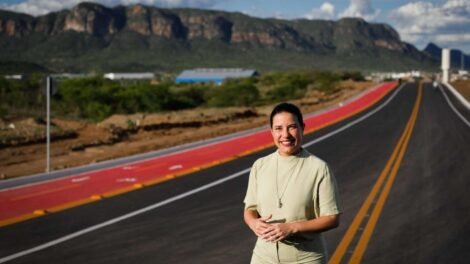 raquel-entrega-via-de-acesso-entre-vila-bela-e-vanete-almeida-em-serra-talhada
