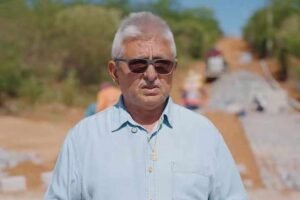 quixaba:-prefeito-ze-pretinho-visita-obra-de-pavimentacao-em-lagoa-da-cruz