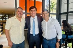 articulacao-para-2026?-junior-da-saude-e-delegado-lessa-se-reunem-com-carlos-costa