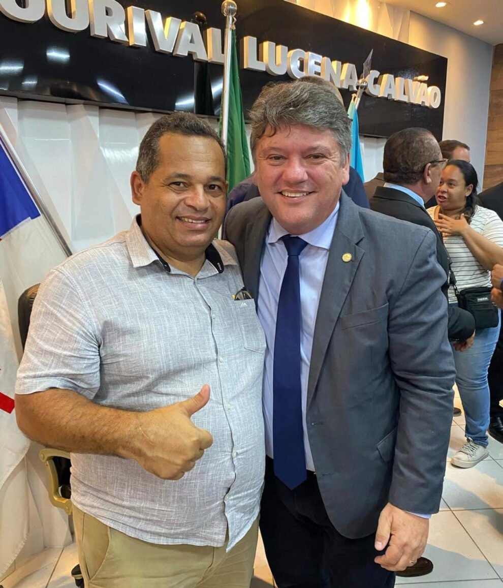 vereador-gil-bobinho-prestigia-entrega-de-titulo-de-cidadao-ao-deputado-sileno-guedes-em-panelas