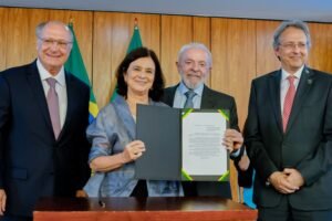 lula-substitui-nisia-trindade-por-alexandre-padilha-no-ministerio-da-saude