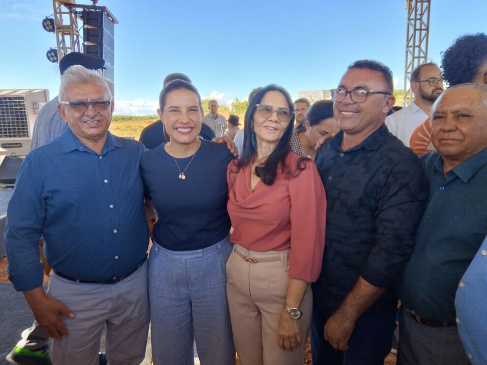 prefeito-de-quixaba,-participa-do-ato-de-inauguracao-da-pe-380-que-liga-afogados-a-ibitiranga