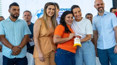 prefeita-aline-karina-participa-do-lancamento-do-programa-paa-leite-em-itapetim