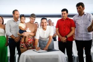 governo-de-pernambuco-amplia-programa-do-leite-para-mais-quatro-municipios-do-sertao-do-pajeu