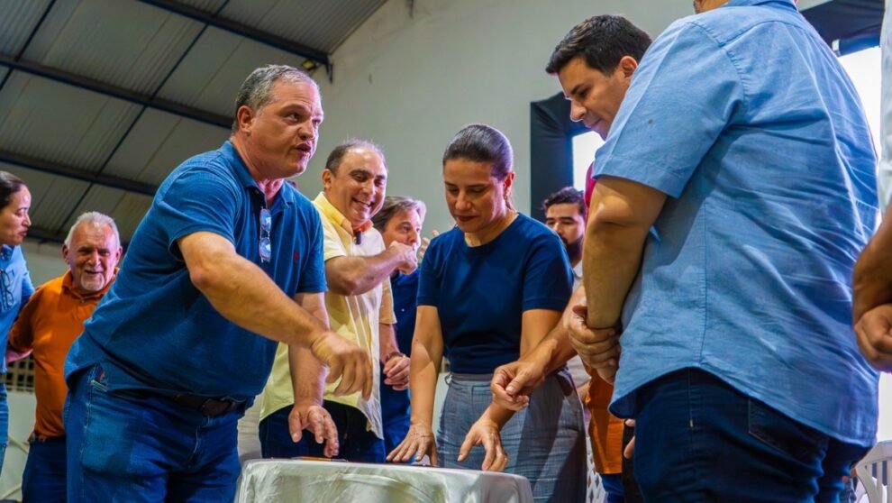 ao-lado-de-wamberg-gomes,-raquel-lyra-retoma-paa-do-leite-em-carnaiba