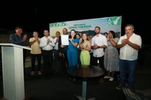 marcia-assina-ordem-de-servico-para-obras-da-praca-da-biblia-nesta-4a