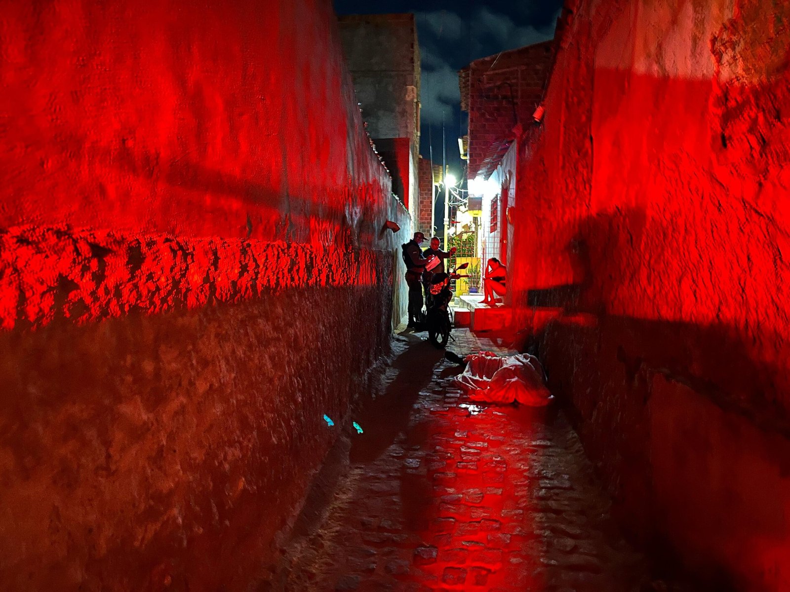 jovem-e-assassinado-a-tiros-no-bairro-salgado,-em-caruaru