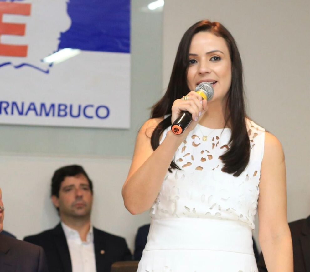 marcia-conrado-e-eleita-secretaria-da-mulher-da-amupe,-nessa-5a