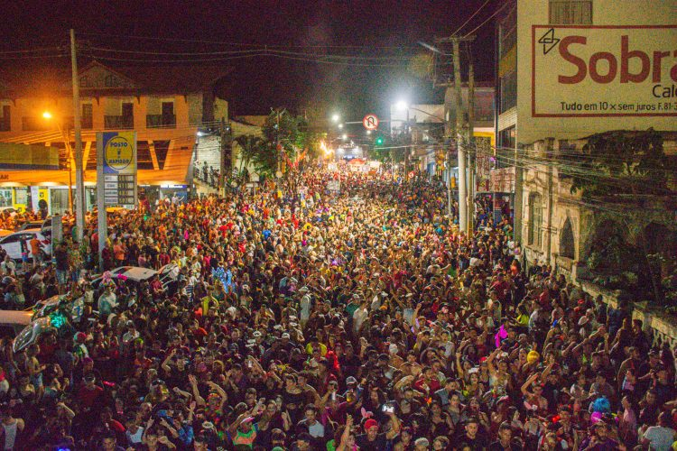 luto-em-gravata:-bloco-das-trichas-e-adiado-apos-morte-de-luiz-preque