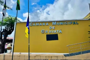 luto-oficial:-camara-de-gravata-homenageia-luiz-preque-com-bandeira-a-meio-mastro