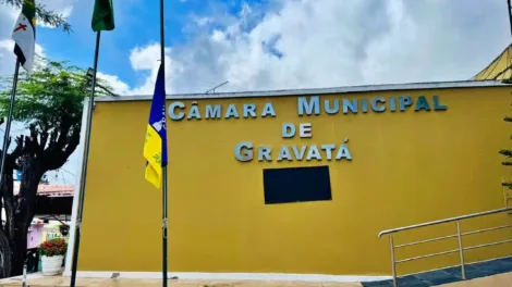 luto-oficial:-camara-de-gravata-homenageia-luiz-preque-com-bandeira-a-meio-mastro