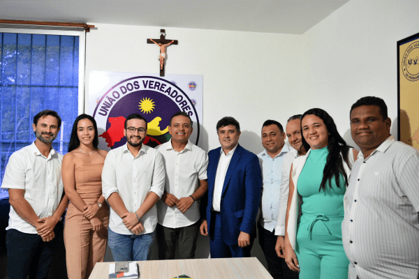 eduardo-da-fonte-reforca-compromisso-com-vereadores-em-visita-a-uvp