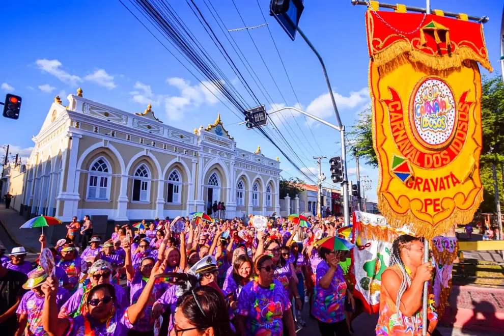 carnaval-dos-idosos-e-das-mulheres-anima-gravata-com-folia-e-inclusao;-veja-fotos