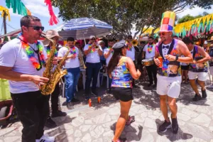 gravata-da-a-largada-no-carnaval-com-animada-previa-do-bloco-ze-pereira