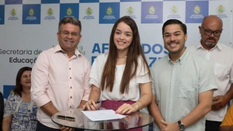 prefeito-sandrinho-palmeira-deu-posse-a-aprovados-no-concurso-publico