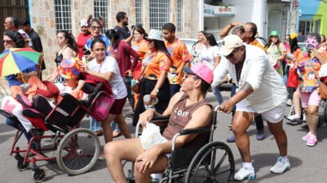 1°-bloco-a-abrir-a-folia-levou-alegria-e-inclusao-as-ruas-de-st-nesta-sexta-(28)