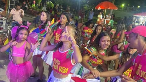bloco-som-nas-veias-celebra-10-anos-de-folia-no-bairro-mutirao,-em-st