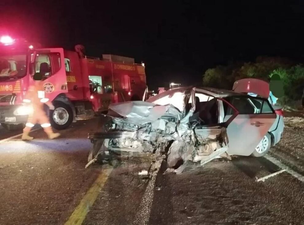 um-morre-e-oito-ficam-feridos-em-acidente-na-br-232-em-custodia