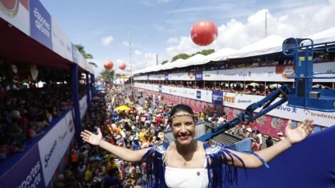 governadora-raquel-lyra-prestigia-o-46°-desfile-do-galo-da-madrugada