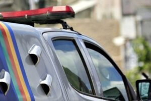 homem-e-preso-com-revolver-apos-perseguicao-na-avenida-sul,-no-recife