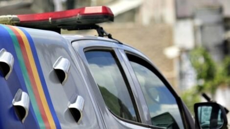 homem-e-preso-com-revolver-apos-perseguicao-na-avenida-sul,-no-recife