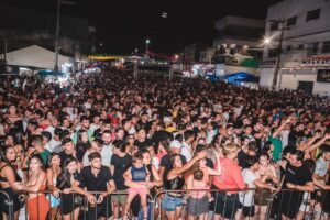 segundo-dia-do-carnaval-de-tabira-reune-bom-publico